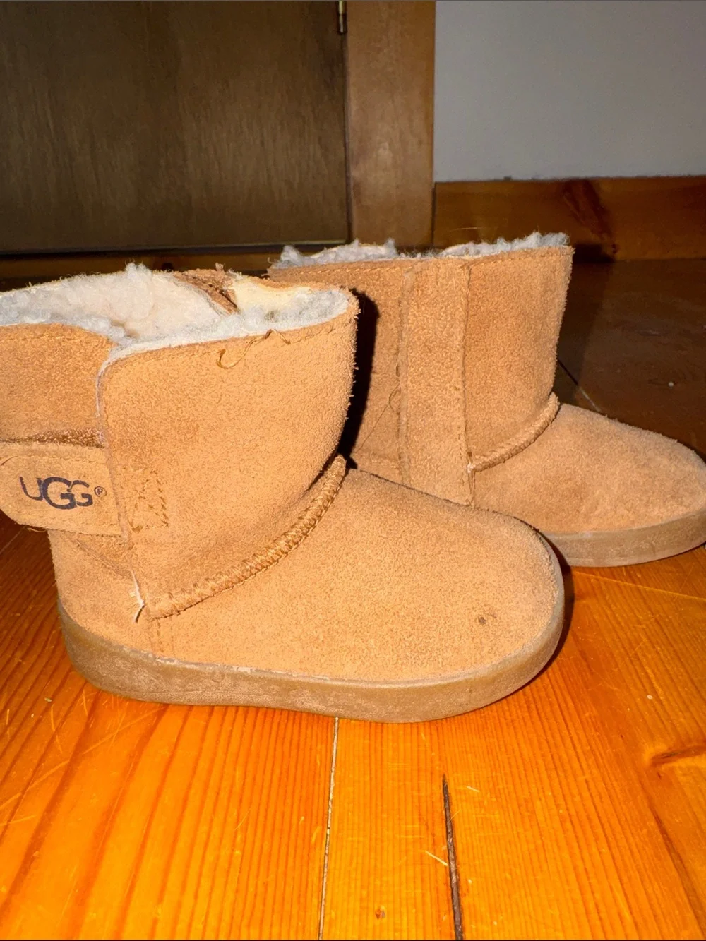 UGG pair children